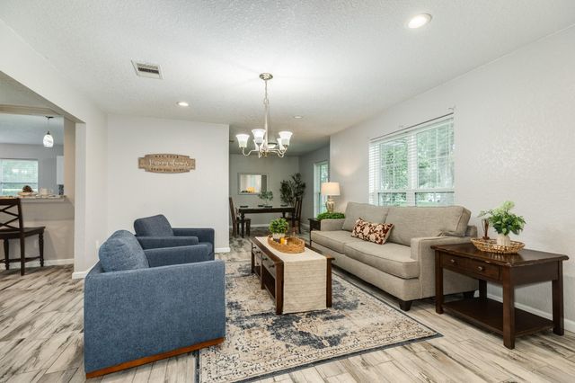 54 Forest Court, Lake Jackson, TX 77566