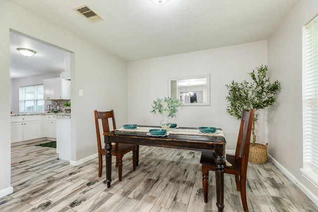 54 Forest Court, Lake Jackson, TX 77566