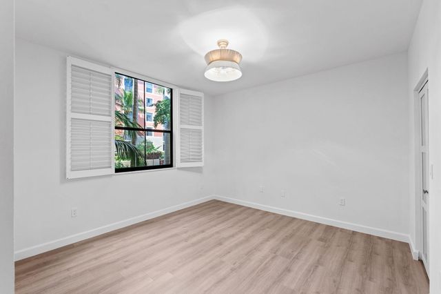 720 S Sapodilla Avenue 106, West Palm Beach, FL 33401