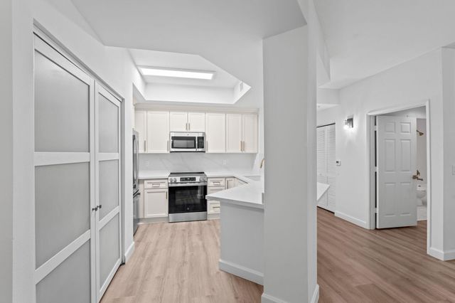 720 S Sapodilla Avenue 106, West Palm Beach, FL 33401