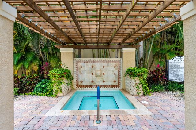 720 S Sapodilla Avenue 106, West Palm Beach, FL 33401