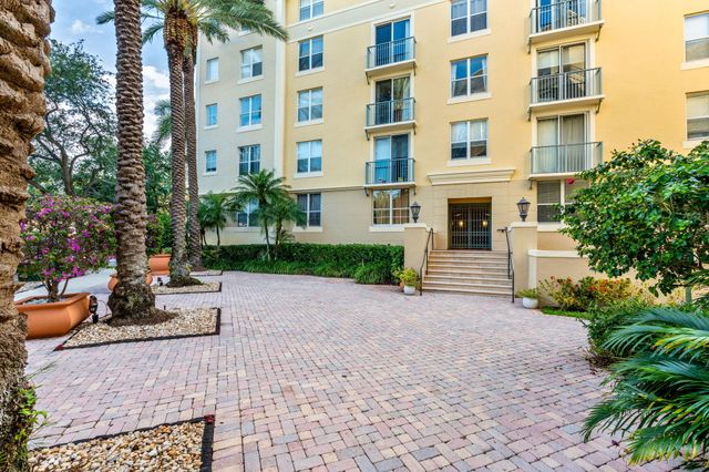 720 S Sapodilla Avenue 106, West Palm Beach, FL 33401