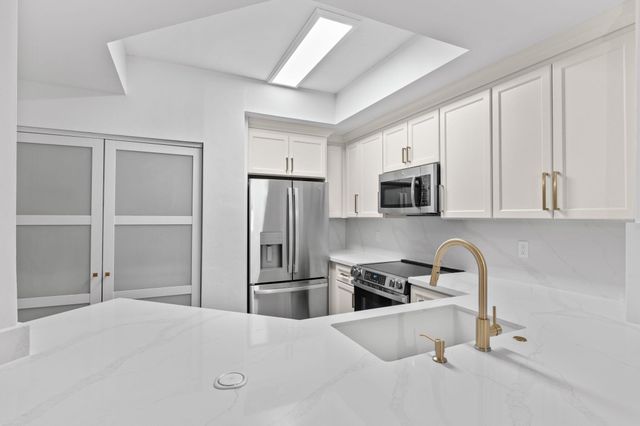 720 S Sapodilla Avenue 106, West Palm Beach, FL 33401