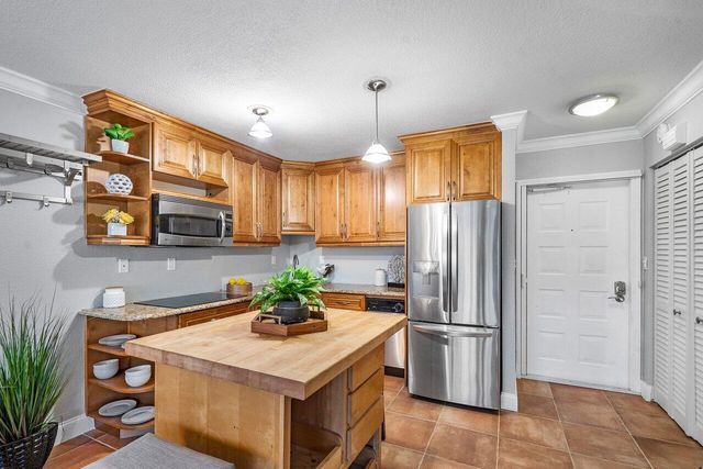 501 Greensward Lane 101-C, Delray Beach, FL 33445