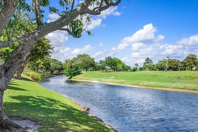 501 Greensward Lane 101-C, Delray Beach, FL 33445