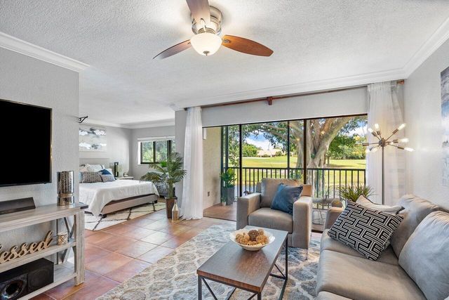 501 Greensward Lane 101-C, Delray Beach, FL 33445