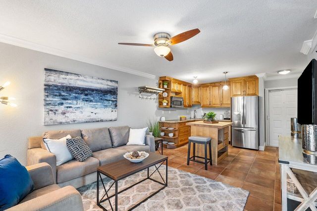 501 Greensward Lane 101-C, Delray Beach, FL 33445