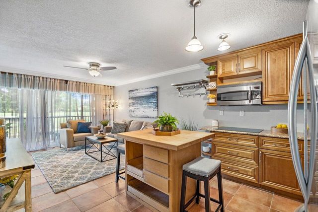 501 Greensward Lane 101-C, Delray Beach, FL 33445