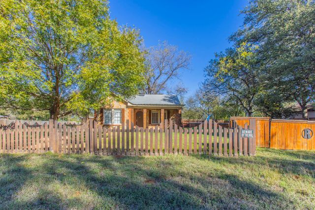 2200 Montrose Street, Bellmead, TX 76705