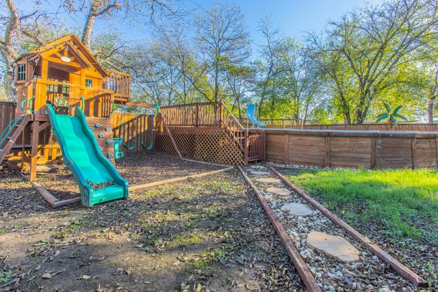 2200 Montrose Street, Bellmead, TX 76705