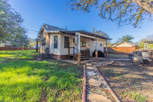 2200 Montrose Street, Bellmead, TX 76705