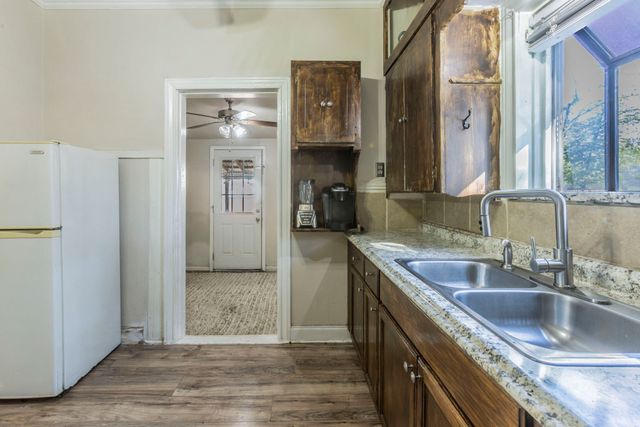 2200 Montrose Street, Bellmead, TX 76705