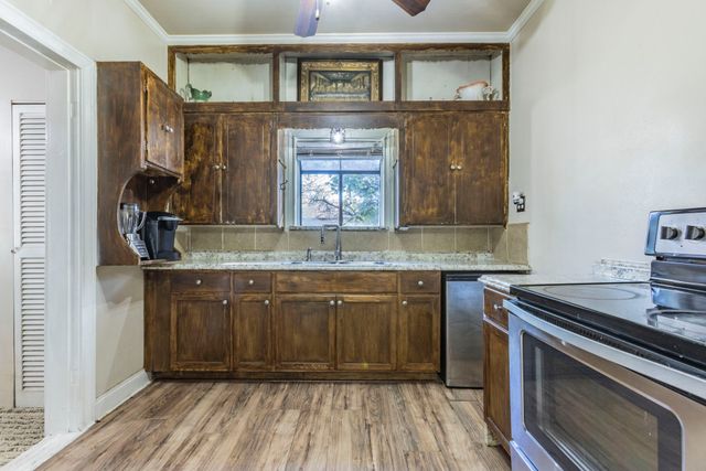 2200 Montrose Street, Bellmead, TX 76705