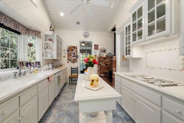 2920 Mount Danaher Rd, Camino, CA 95709