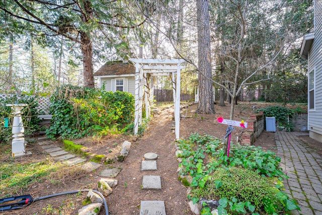 2920 Mount Danaher Rd, Camino, CA 95709