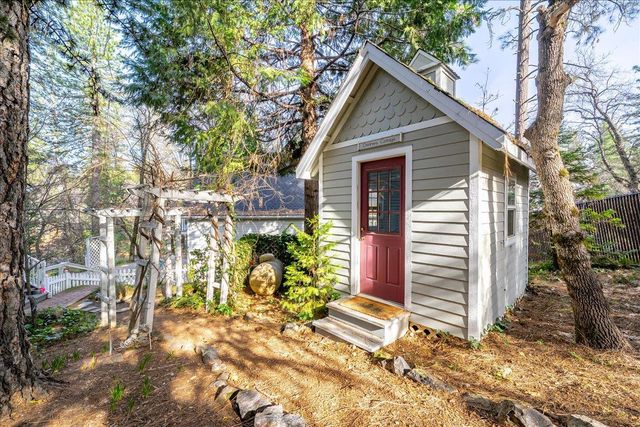 2920 Mount Danaher Rd, Camino, CA 95709