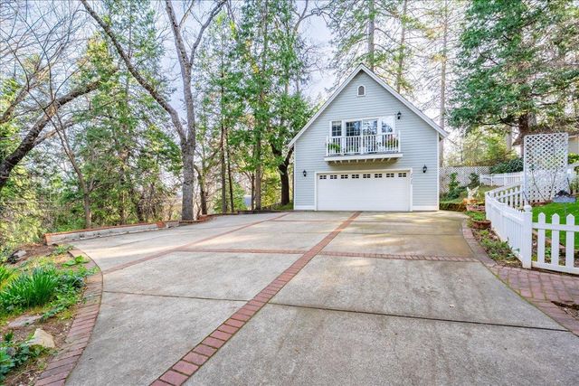 2920 Mount Danaher Rd, Camino, CA 95709