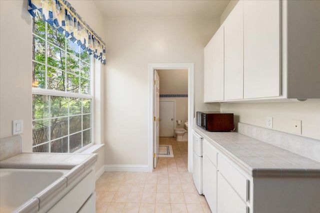 2920 Mount Danaher Rd, Camino, CA 95709