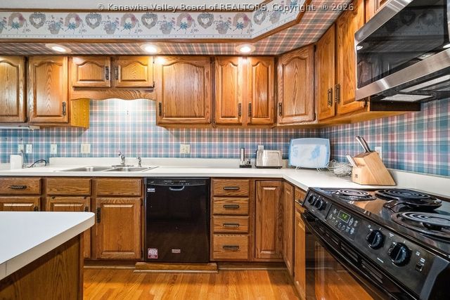 112 Willowood Circle, Hurricane, WV 25526