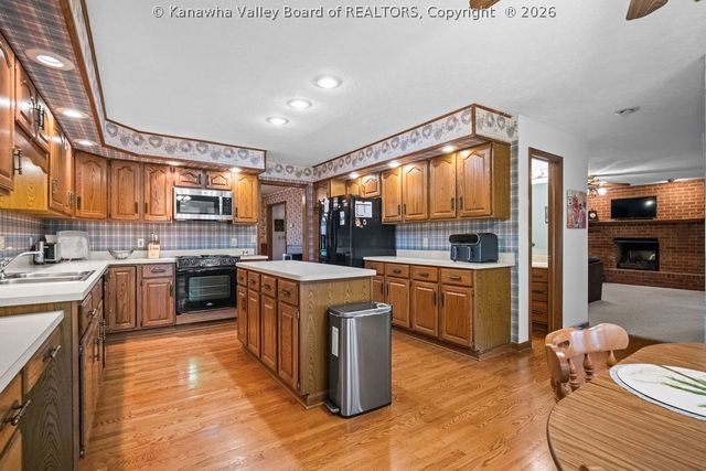 112 Willowood Circle, Hurricane, WV 25526