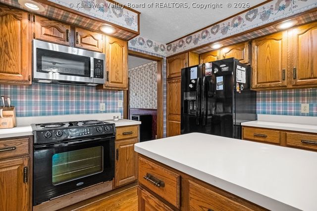 112 Willowood Circle, Hurricane, WV 25526