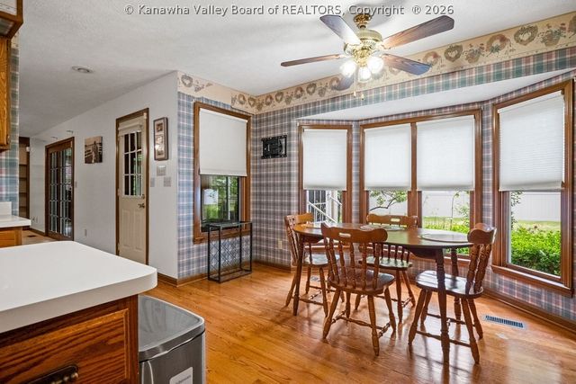 112 Willowood Circle, Hurricane, WV 25526