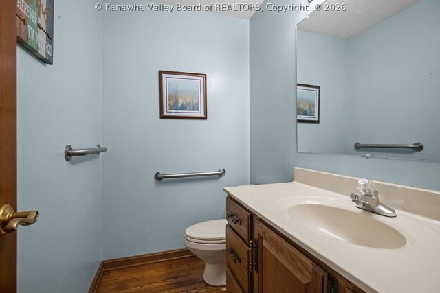 112 Willowood Circle, Hurricane, WV 25526
