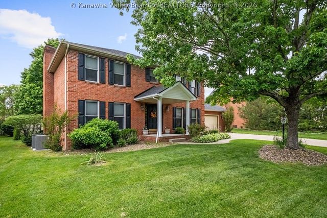 112 Willowood Circle, Hurricane, WV 25526