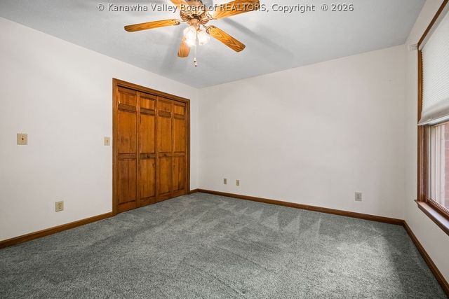 112 Willowood Circle, Hurricane, WV 25526
