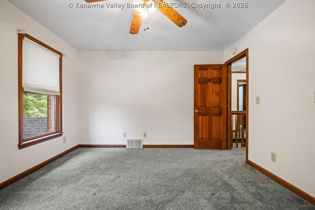 112 Willowood Circle, Hurricane, WV 25526