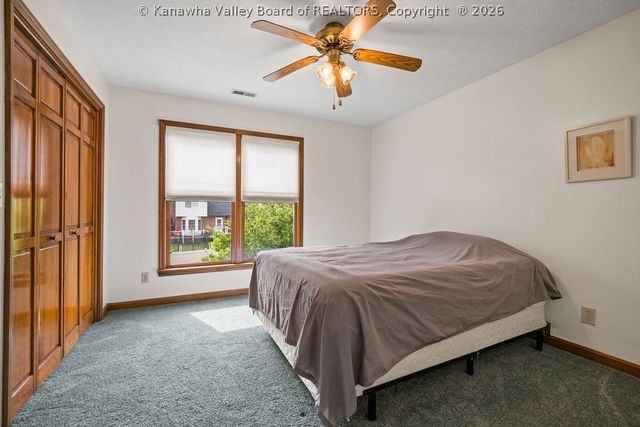 112 Willowood Circle, Hurricane, WV 25526