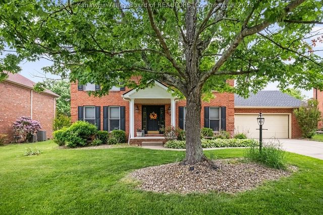 112 Willowood Circle, Hurricane, WV 25526