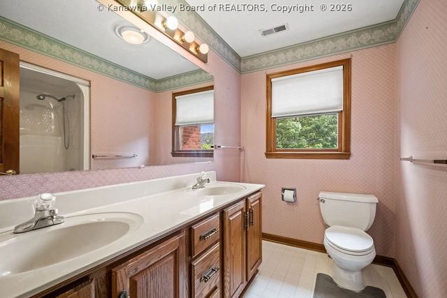 112 Willowood Circle, Hurricane, WV 25526