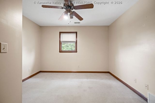 112 Willowood Circle, Hurricane, WV 25526