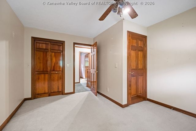 112 Willowood Circle, Hurricane, WV 25526