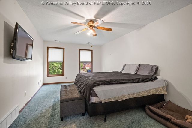112 Willowood Circle, Hurricane, WV 25526