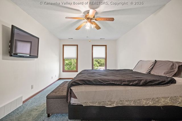 112 Willowood Circle, Hurricane, WV 25526