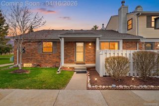 1921 Vine Way Drive 35, Canton Charter Township, MI 48188