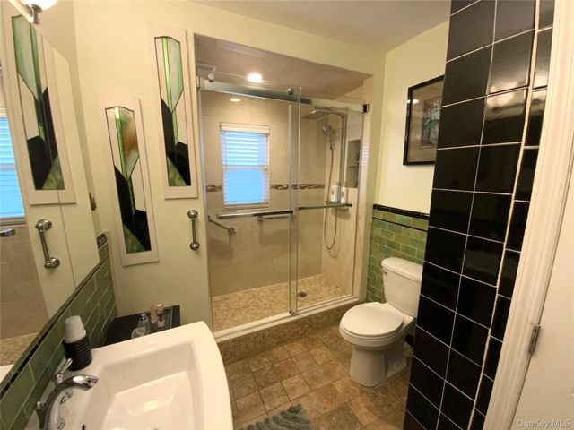 4705 189th Street, Flushing, NY 11358