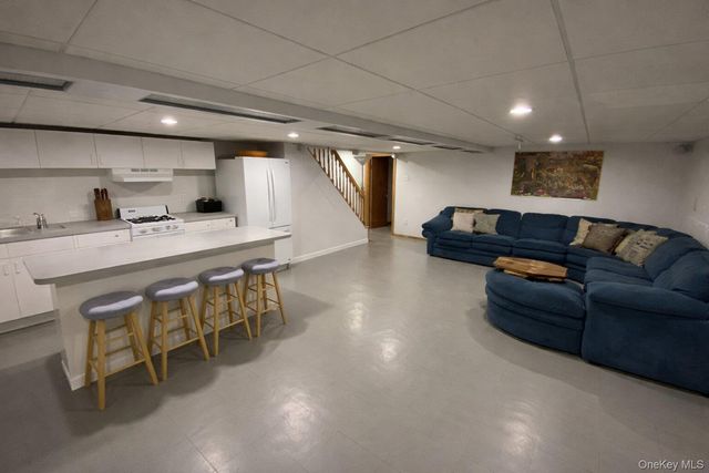 4705 189th Street, Flushing, NY 11358