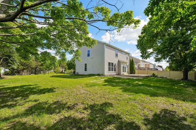 501 Bloomfield Drive, Bolingbrook, IL 60440