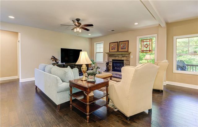 405 Acorn Run, Canton, GA 30115