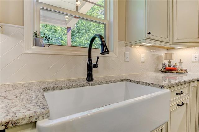 405 Acorn Run, Canton, GA 30115