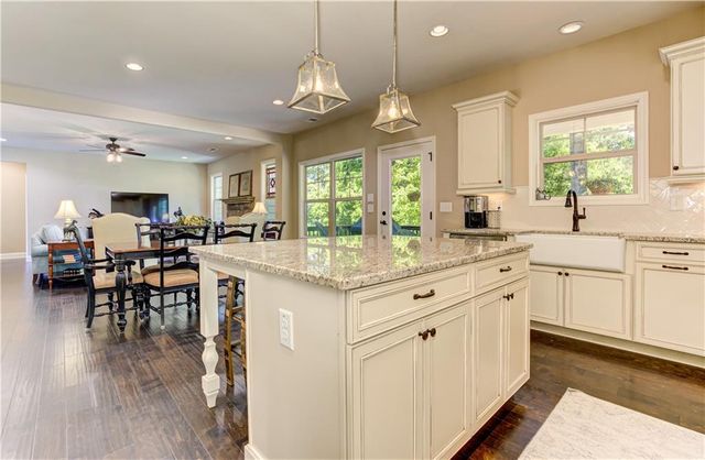 405 Acorn Run, Canton, GA 30115