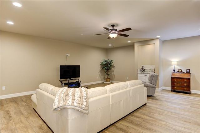 405 Acorn Run, Canton, GA 30115