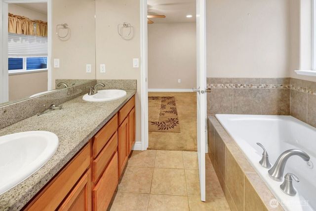 814 E Kellogg Road, Bellingham, WA 98226