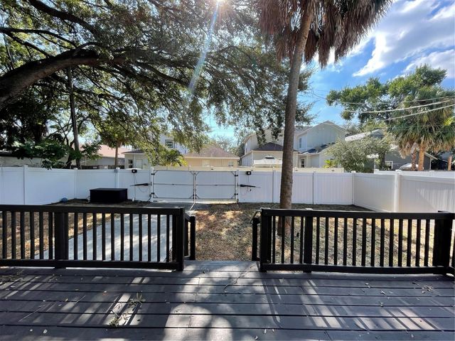 1932 W SPRUCE STREET, Tampa, FL 33607