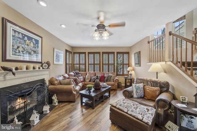 51 STONEHEDGE DR, Hightstown, NJ 08520