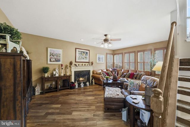 51 STONEHEDGE DR, Hightstown, NJ 08520
