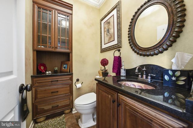 51 STONEHEDGE DR, Hightstown, NJ 08520